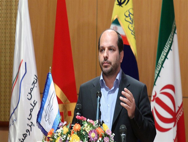 دانشگاه محور اصلی برای رسیدن به دولت اسلامی است/مراکز فرهنگی و علمی ما طراح مسئله نیستند