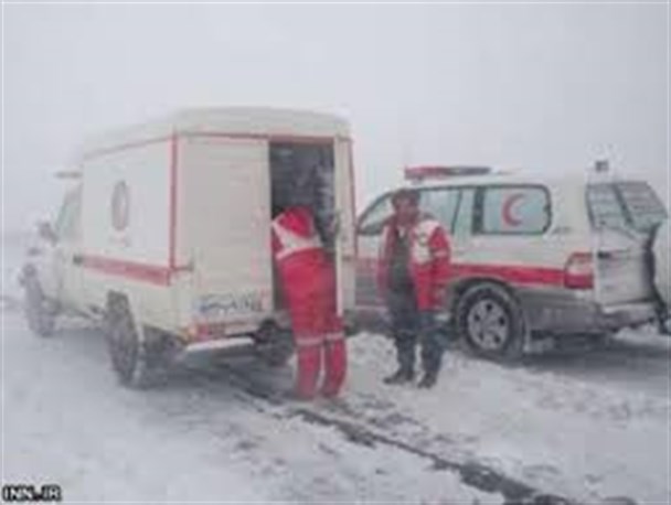 نجات مادر باردار از میان برف و کولاک در روستای دشت شادمیامی