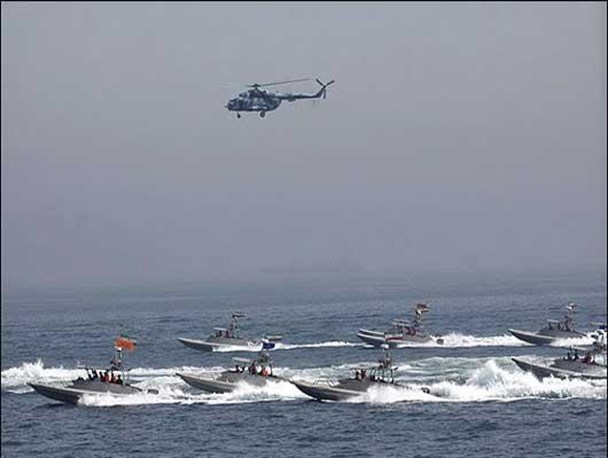 خبر رزمایش بزرگ پیامبر اعظم(ص) در صدر اخبار رسانه‌های جهان/ فیلم انهدام ماکت ناو آمریکایی در تنگه هرمز+دانلود