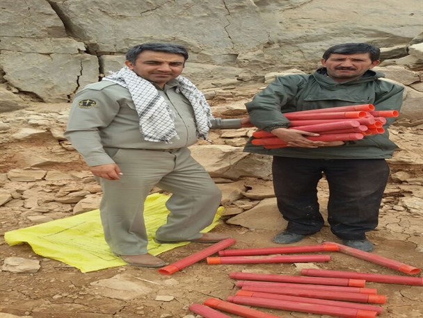 دستگیری صیاد متخلف در اطراف دریاچه سد گتوند در شهرستان لالی + عکس