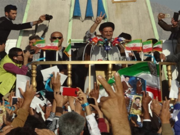 همچون عبور از سختی های دهه 70 مشکل اشتغال را حل می کنم