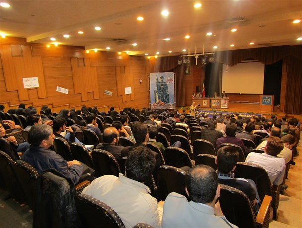 میزگرد انتخاباتی با حضور کاندیداهای مجلس دهم در دانشگاه اراک+تصاویر