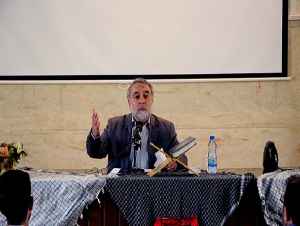 دوری از روحیه انقلابی‌گری، علت اصلی انحراف جامعه نبوی بود