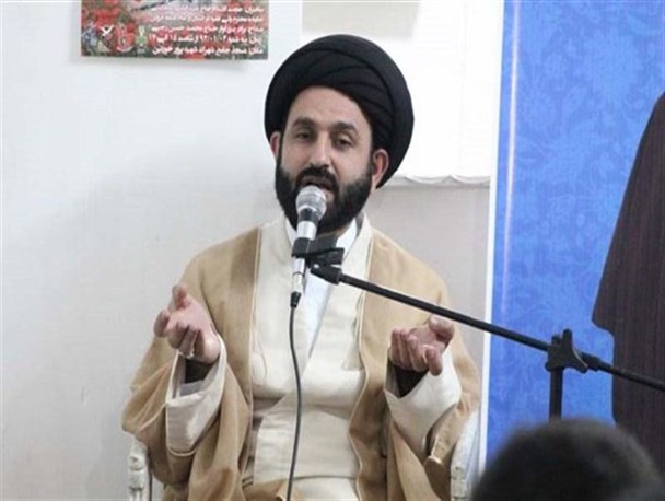 انتخاب لیست‌ مدنظر غربی‌ها افتادن در دام اسلام آمریکایی است