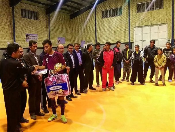 قهرمانی تیم فوتسال شبکه بهداشت و درمان در جام ادارات شهرستان چرام