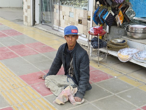 معلولان اندر خم کوچه های بی توجهی یاسوج مانده اند/ وقتی فریاد رسی پیدا نمی شود!
