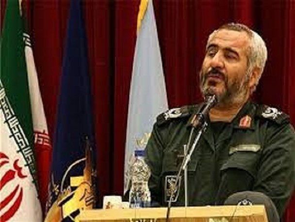 دشمن می‌خواهد با انگیزه پوچ و واهی ارزش‌های انقلاب را کم رنگ کند