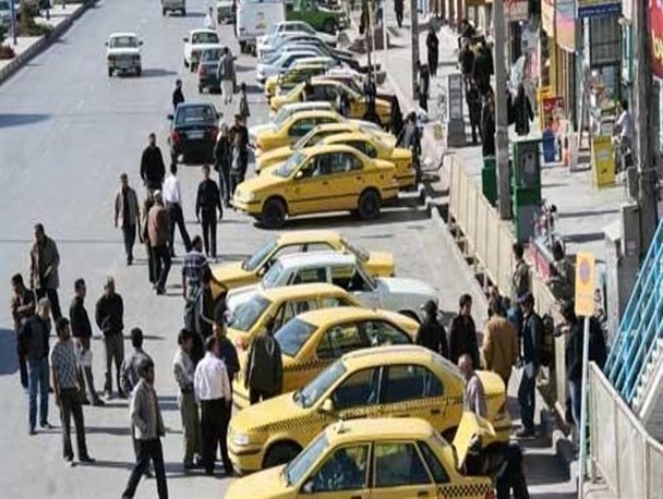 بی توجهی به نرخنامه مصوب تاکسیرانی در بندرعباس/ افزایش بی ضابطه نرخ کرایه ها توسط رانندگان تاکسی