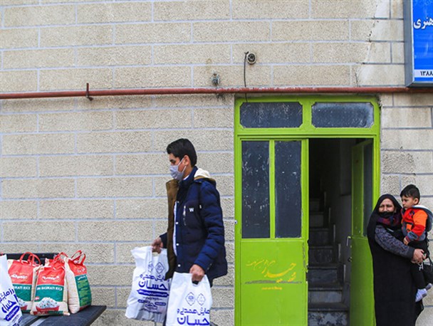 توزیع بسته‌های معیشتی و غذای گرم در روستاهای محروم کهگیلویه وبویراحمد+تصاویر