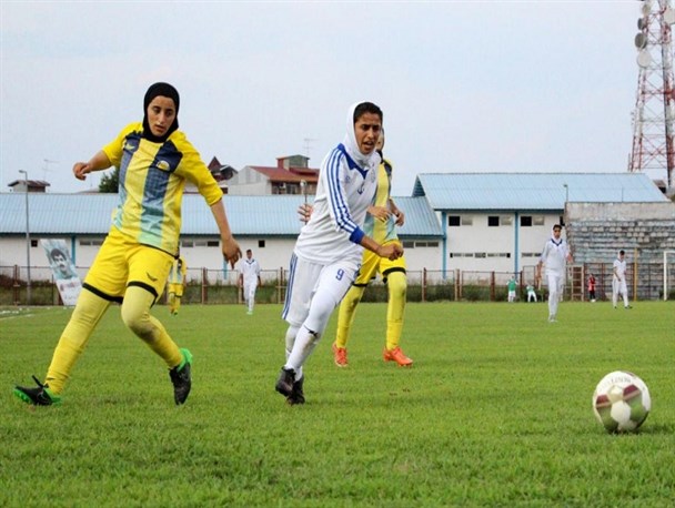 لیگ برتر فوتبال بانوان| شهرداری سیرجان برد و صدرنشین ماند/ جشنواره گل خاتون و سپاهان