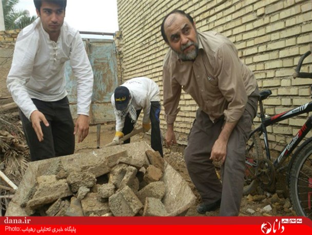 عکس خبری/دکتر رحیم پور در اردوی جهادی