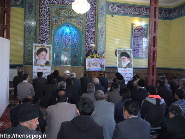 گزارش تصویری از اولین نماز جمعه هریس در سال ۱۳۹۴