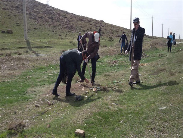 پاک سازی طبیعت منطقه سیلوانای ارومیه توسط دوستداران محیط زیست