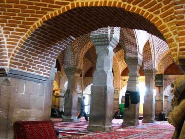 آشنایی با مسجد سنگى ترک در شهرستان میانه+تصاویر