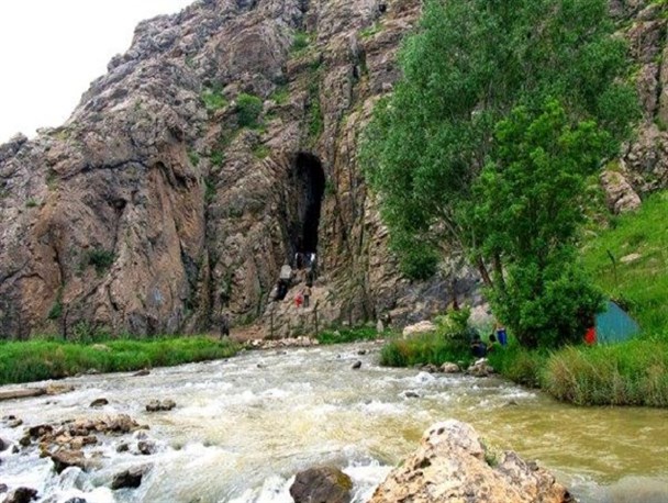 سراب‌های خروشان نهاوند مسافران نوروزی را فرامی‌خوانند+ تصاویر