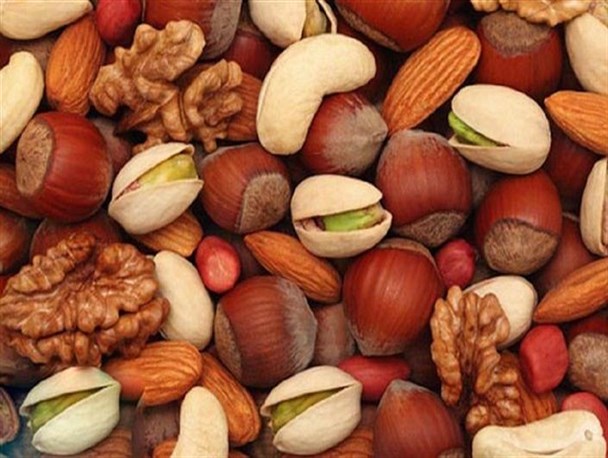 کاهش کلسترول خون با مصرف آجیل/ بیماران دیابتی در مصرف آجیل محدودیت دارند