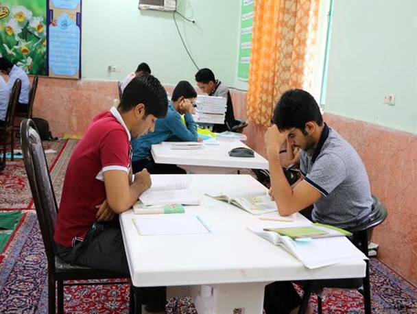 آغاز اعتکاف علمی دانش‌آموزان شهرستان رودان درتعطیلات نوروز+تصویر