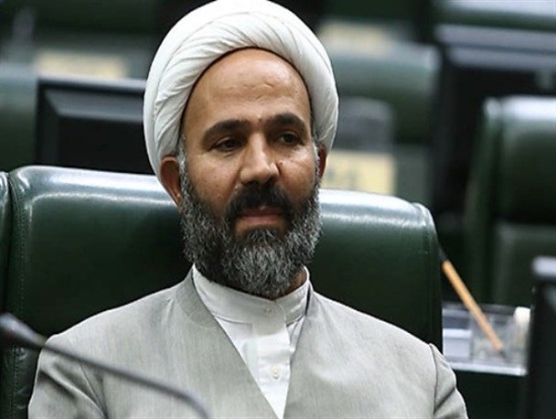 استفاده نکردن از کالاهای داخلی باید تبدیل به جرم شود