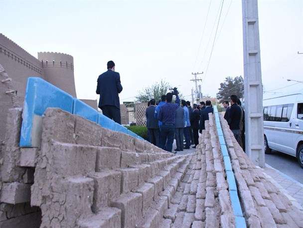 بازدید وزیر ارشاد از سمپوزیوم خشت خام یزد+تصاویر