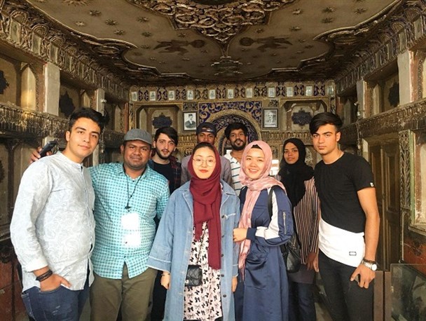 حضور گردشگران خارجی در پایتخت طلای سبز ایران/تویسرکان با بیش از ۲۲۱  اثرتاریخی و گردشگری میزبانی شایسته برای مسافران نوروزی