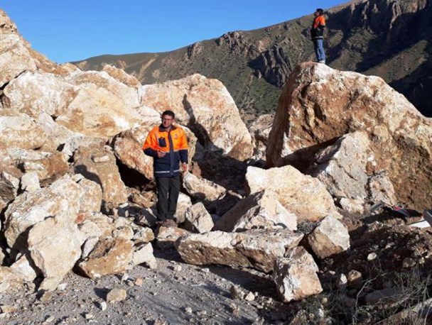 آغاز عملیات بازگشایی راه راتباطی روستای دوازده امام به اردل/ تردد در تمام جاده های اصلی برقرار است