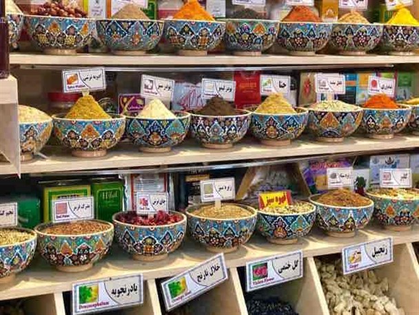 مصرف خودسرانه داروهای گیاهی توصیه نمی‌شود/ طب سنتی اثر معجزه‌آسایی در درمان “کووید۱۹” ندارد