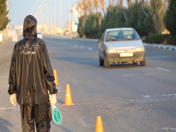 کنترل و تب‌سنجی مقابله با ویروس کرونا در مبادی ورودی شهر خلیل‌آباد