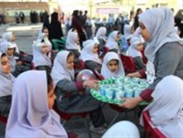تداوم طرح توزیع شیر در مدارس