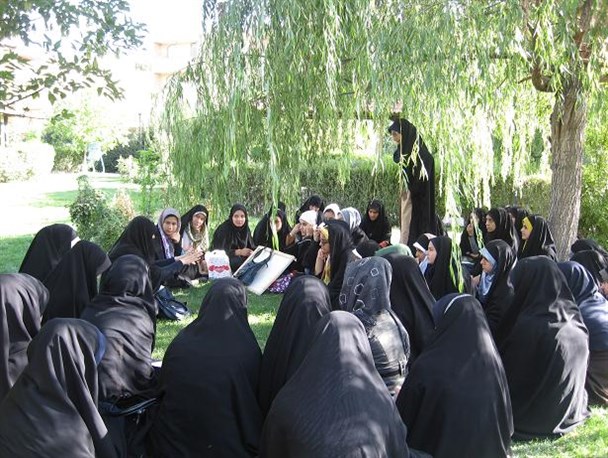 بانوان حاجی آبادی همچنان چشم انتظار تحقق وعده شهردار