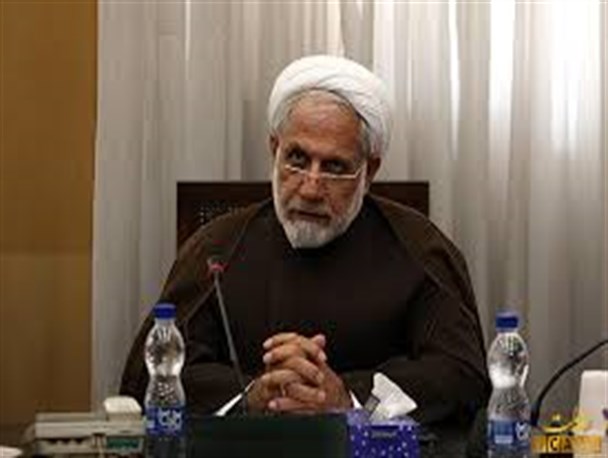 مردم یمن با ایستادگی در مقابل هجمه دشمن از انقلاب خود دفاع می کنند