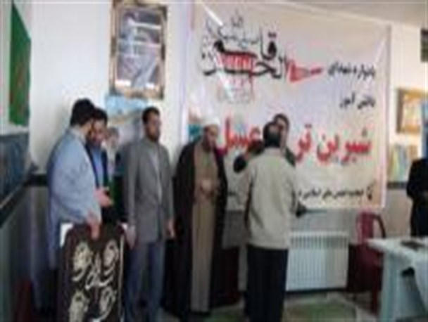تجلیل از خانواده شهید دانش آموز حمید رضا رزلانسری+تصاویر