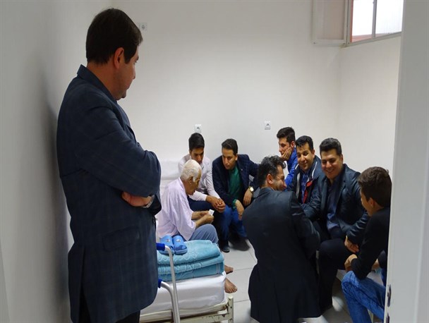 دیدار دانشجویان با سالمندان خانه فردوس