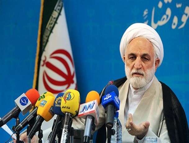 کنایه محسنی‌اژه‌ای به دیوار کوتاه احمدی‌نژاد! +عکس‌نوشت