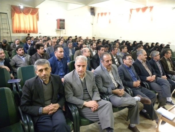 مشارکت اولیای خدابنده ای در برنامه های مدارس رتبه اول را در استان زنجان دارد/در صورت تعامل خانه و مدرسه همه مشکلات جامعه حل می شود