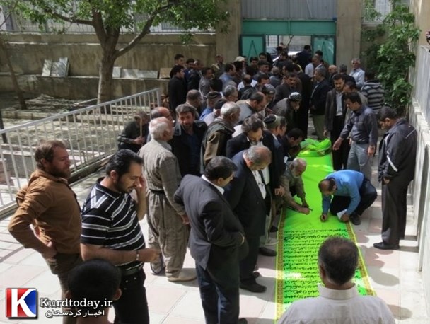 تجمع سنندجی ها در اعتراض به اصلاح طلبان داعیه دار کرد/مردم به مسئولان آشوبگر اخطار دادند