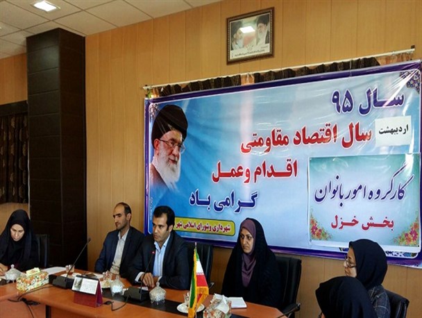 آگاه کردن خانواده از آسیب‌های اجتماعی از وظایف اصلی بانوان است
