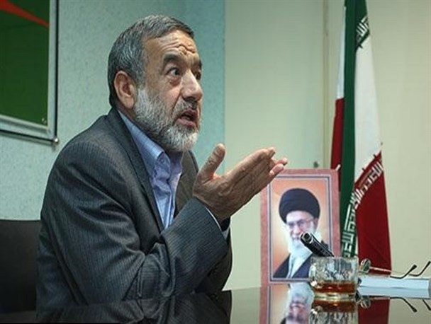دولت یازدهم درصدد سانسور جنایاتی نظیر حمله نظامی آمریکا به طبس است/ آمریکا باید برای 300 هزار شهید ما دوهزار میلیارد دلار غرامت بپردازد