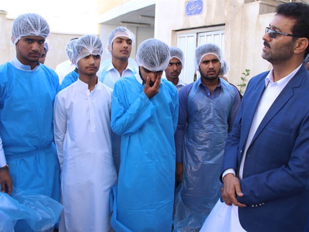 دانش آموزان هنرستان فنی نوآوران چابهار از شرکت پروتئین آرمان جنوب بازدید کردند