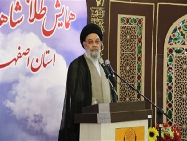 تلاش دشمن برای گرفتن روحیه انقلابی از مردم و جامعه است