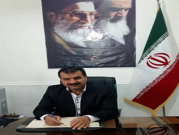 دست پرمهر کارگر را به نشانه اکرام کار و تلاش می فشارم