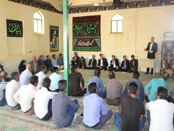 دیدار و گفتگو فرماندار شهرستان نی ریز با مردم روستاهای بخش قطرویه