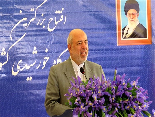 فعالیت ۴۹۰ تولید کننده خصوصی در تولید انرژی های تجدید پذیر/ امضای قرارداد خرید تضمینی ۲۰ ساله وزارت نیرو با تولیدکنندگان برق خورشیدی