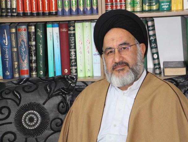 منجیل لنگ ۲۰۰۰ متر لوله برای رفع مشکل آب شرب است/ بخشدار مرکزی حداقل سه روز از هفته را در منجیل باشد