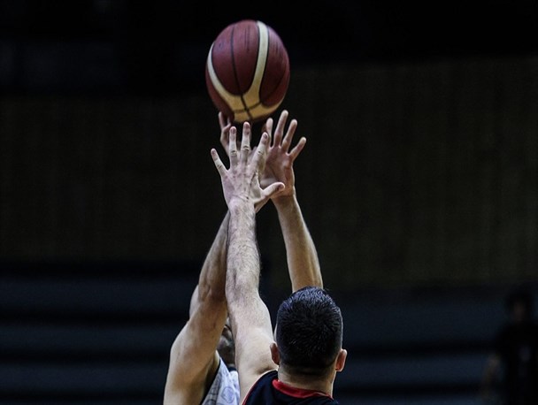 لیگ برتر بسکتبال| پیروزی میلی‌متری ذوب‌آهن در وقت‌های اضافه/ بازگشت گاندوها به فینال مسابقات