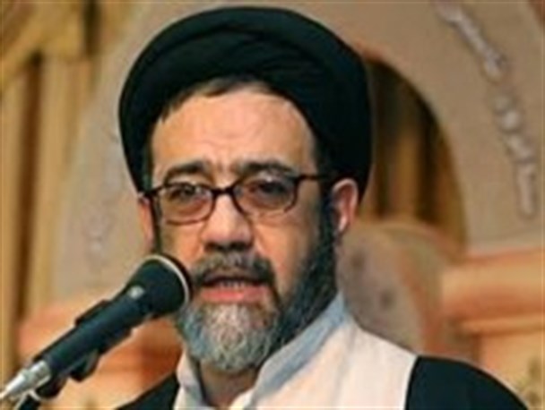 برای مقابله با جنگ نرم باید در برابر توطئه های فرهنگی دشمن هوشیار بود