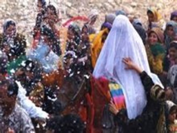 خون بس؛ بدعت جاهلانه در سایۀ نفی کرامت زنان