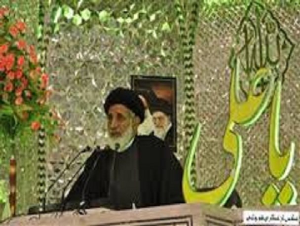 انتقاد امام جمعه قوچان از وضعیت بیکاری و عدم نظارت بر قیمت‌ها در این شهرستان
