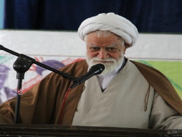 دنبال لیاقت بگردید نه رفاقت/ امام را نه فقط در صلوات بلکه در حرکات خود هم یاد کنید