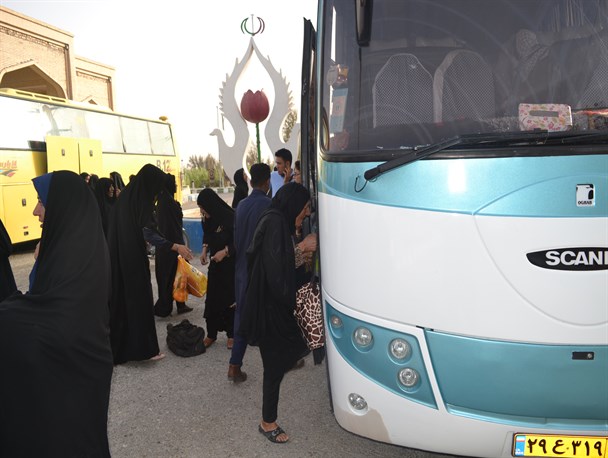 اعزام 90 زائر بار اولی به مشهد مقدس‌+ تصاویر
