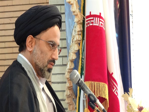 جوانان باید بار جنگ فرهنگی را بدوش بگیرند